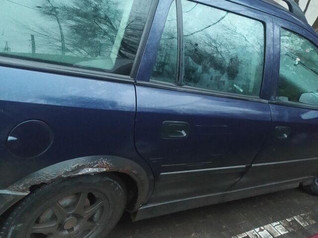 Синий Опель Астра, объемом двигателя 1.6 л и пробегом 378 тыс. км за 1700 $, фото 5 на Automoto.ua