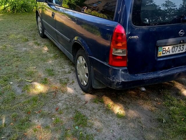 Синий Опель Астра, объемом двигателя 1.7 л и пробегом 200 тыс. км за 2000 $, фото 3 на Automoto.ua