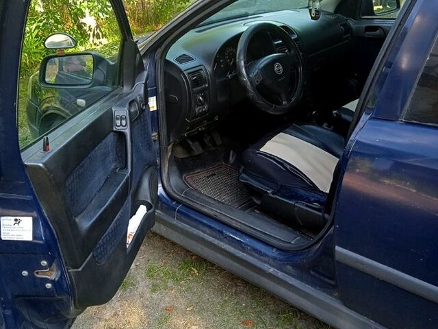 Синий Опель Астра, объемом двигателя 1.7 л и пробегом 200 тыс. км за 2000 $, фото 8 на Automoto.ua