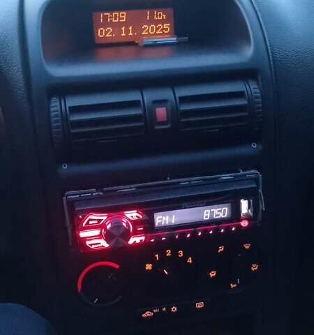 Синий Опель Астра, объемом двигателя 1.7 л и пробегом 350 тыс. км за 2300 $, фото 3 на Automoto.ua