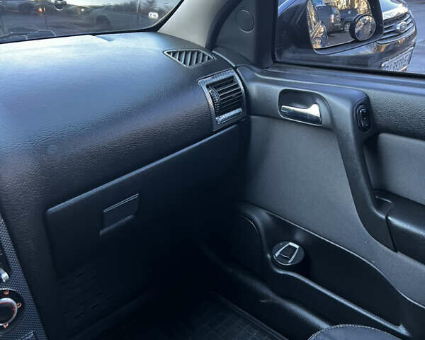 Синий Опель Астра, объемом двигателя 1.6 л и пробегом 260 тыс. км за 4200 $, фото 15 на Automoto.ua