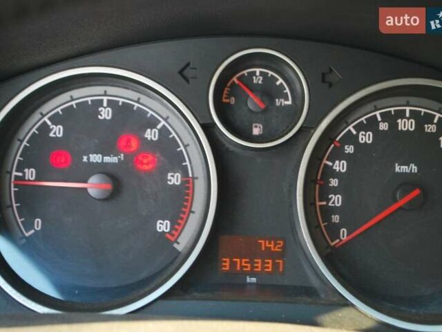 Синий Опель Астра, объемом двигателя 1.69 л и пробегом 380 тыс. км за 4300 $, фото 3 на Automoto.ua