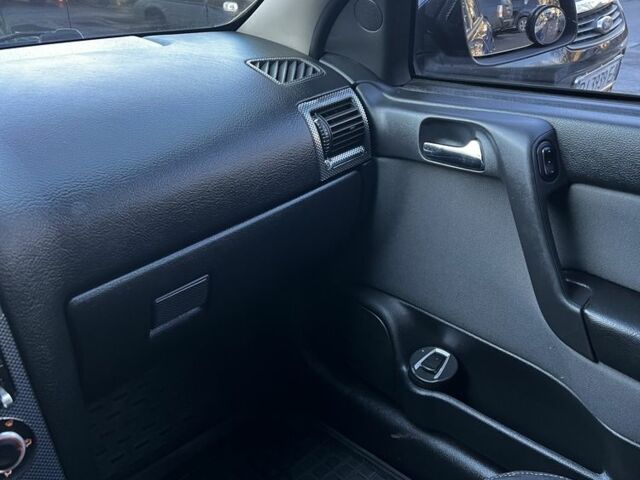 Синий Опель Астра, объемом двигателя 1.6 л и пробегом 260 тыс. км за 4300 $, фото 7 на Automoto.ua