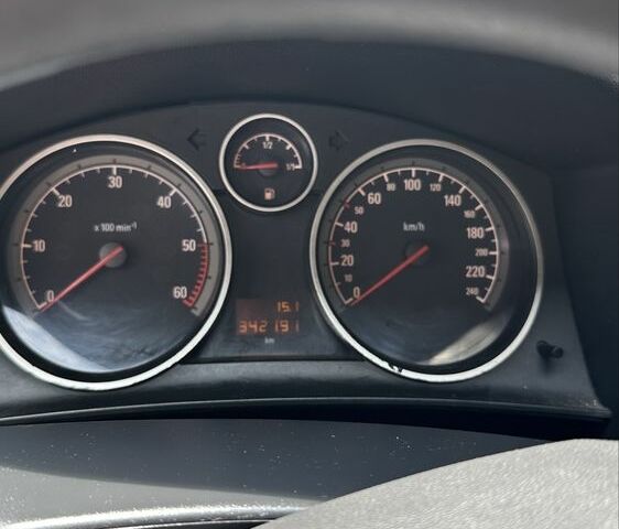 Синий Опель Астра, объемом двигателя 1.9 л и пробегом 350 тыс. км за 4200 $, фото 2 на Automoto.ua