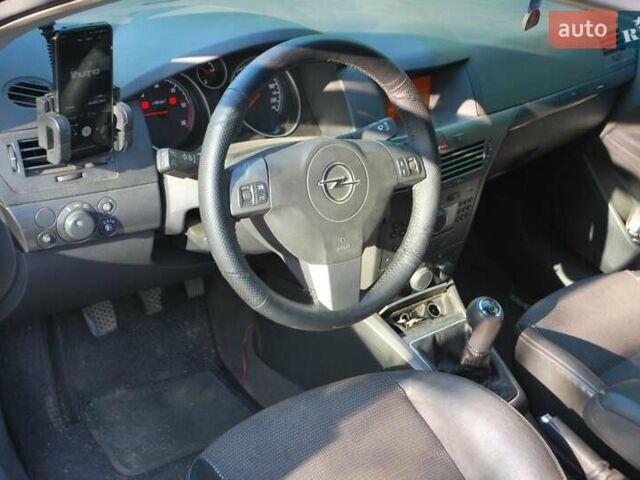 Синий Опель Астра, объемом двигателя 1.69 л и пробегом 380 тыс. км за 4300 $, фото 6 на Automoto.ua