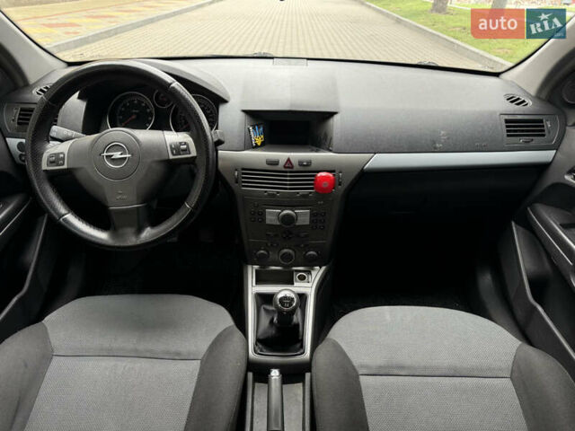Синій Опель Астра, об'ємом двигуна 1.6 л та пробігом 288 тис. км за 4000 $, фото 19 на Automoto.ua