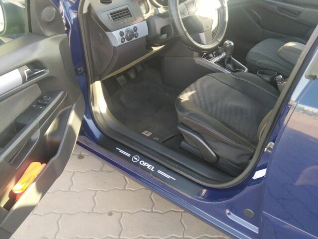 Синий Опель Астра, объемом двигателя 0 л и пробегом 254 тыс. км за 3800 $, фото 4 на Automoto.ua