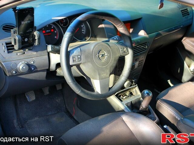 Синий Опель Астра, объемом двигателя 1.7 л и пробегом 375 тыс. км за 4900 $, фото 4 на Automoto.ua