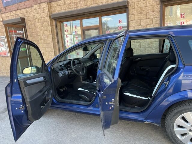 Синий Опель Астра, объемом двигателя 1.7 л и пробегом 303 тыс. км за 2150 $, фото 4 на Automoto.ua