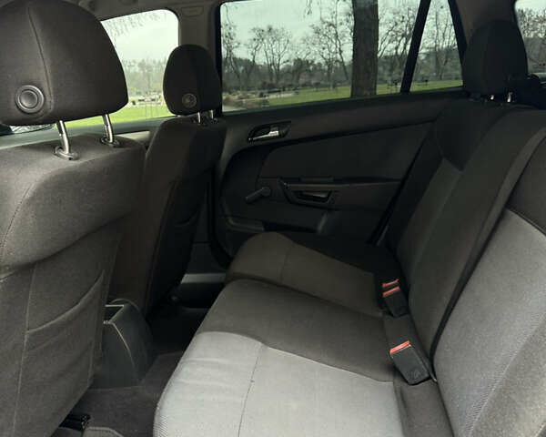 Синій Опель Астра, об'ємом двигуна 1.6 л та пробігом 288 тис. км за 4000 $, фото 26 на Automoto.ua