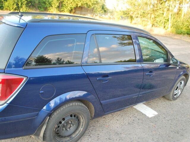 Синий Опель Астра, объемом двигателя 1.7 л и пробегом 375 тыс. км за 4200 $, фото 3 на Automoto.ua