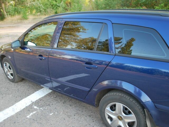 Синий Опель Астра, объемом двигателя 1.7 л и пробегом 375 тыс. км за 4200 $, фото 2 на Automoto.ua