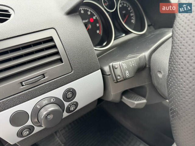 Синий Опель Астра, объемом двигателя 1.6 л и пробегом 173 тыс. км за 5400 $, фото 16 на Automoto.ua