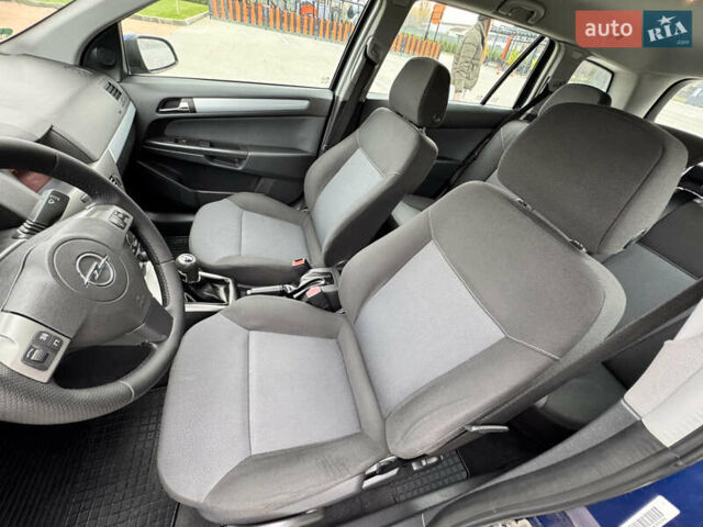 Синий Опель Астра, объемом двигателя 1.6 л и пробегом 173 тыс. км за 5400 $, фото 18 на Automoto.ua