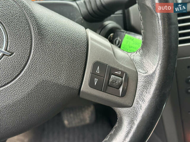 Синий Опель Астра, объемом двигателя 1.8 л и пробегом 276 тыс. км за 5999 $, фото 28 на Automoto.ua