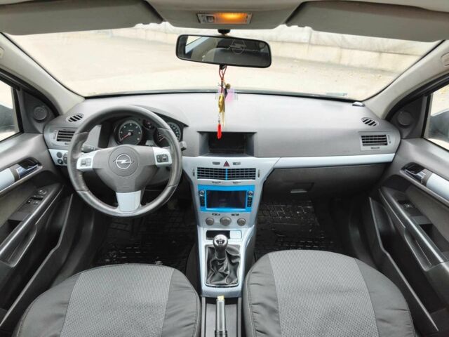 Синий Опель Астра, объемом двигателя 1.7 л и пробегом 339 тыс. км за 4200 $, фото 17 на Automoto.ua