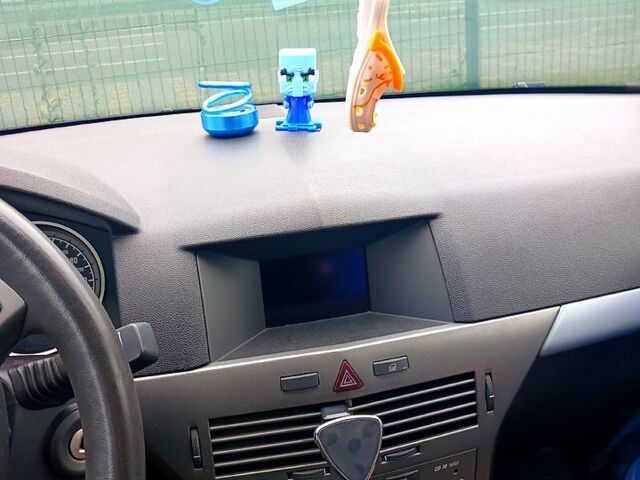 Синий Опель Астра, объемом двигателя 1.6 л и пробегом 253 тыс. км за 3400 $, фото 6 на Automoto.ua