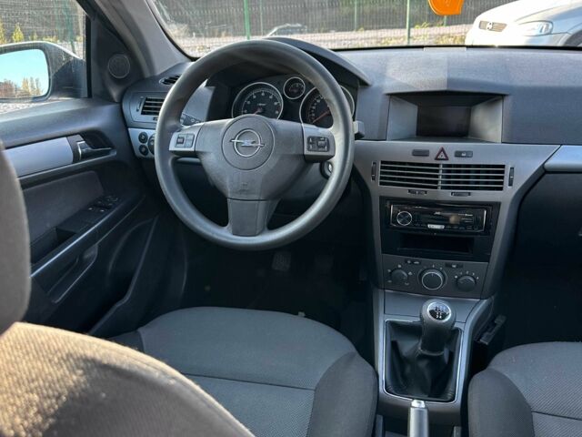 Синий Опель Астра, объемом двигателя 1.6 л и пробегом 217 тыс. км за 5550 $, фото 3 на Automoto.ua