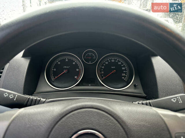 Синий Опель Астра, объемом двигателя 1.91 л и пробегом 288 тыс. км за 4600 $, фото 30 на Automoto.ua