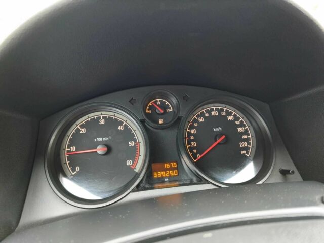 Синий Опель Астра, объемом двигателя 1.7 л и пробегом 339 тыс. км за 4200 $, фото 18 на Automoto.ua