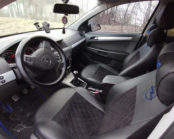 Синий Опель Астра, объемом двигателя 1.6 л и пробегом 195 тыс. км за 5400 $, фото 4 на Automoto.ua