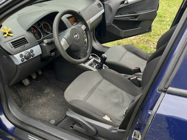 Синий Опель Астра, объемом двигателя 1.7 л и пробегом 317 тыс. км за 2000 $, фото 5 на Automoto.ua