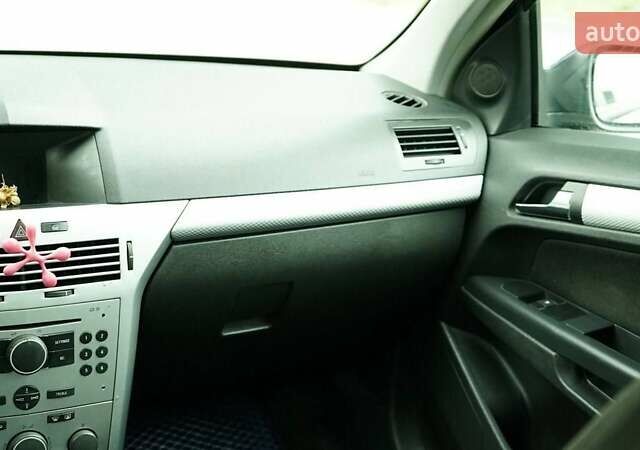 Синий Опель Астра, объемом двигателя 1.6 л и пробегом 240 тыс. км за 3799 $, фото 11 на Automoto.ua