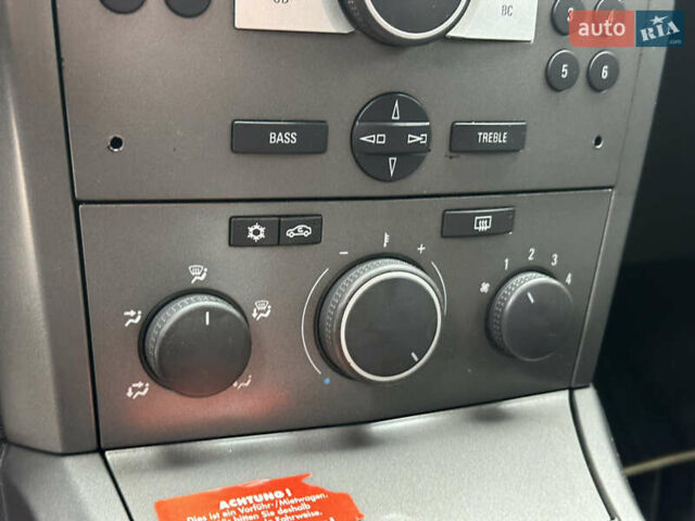 Синий Опель Астра, объемом двигателя 1.8 л и пробегом 276 тыс. км за 5999 $, фото 30 на Automoto.ua