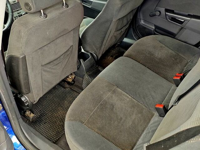 Синий Опель Астра, объемом двигателя 1.8 л и пробегом 275 тыс. км за 4100 $, фото 5 на Automoto.ua