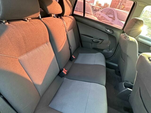 Синий Опель Астра, объемом двигателя 1.6 л и пробегом 217 тыс. км за 5550 $, фото 2 на Automoto.ua