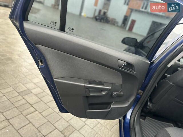 Синий Опель Астра, объемом двигателя 1.91 л и пробегом 288 тыс. км за 4600 $, фото 35 на Automoto.ua