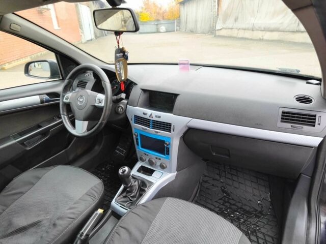 Синий Опель Астра, объемом двигателя 1.7 л и пробегом 339 тыс. км за 4200 $, фото 16 на Automoto.ua