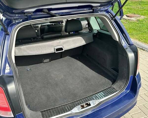 Синий Опель Астра, объемом двигателя 1.7 л и пробегом 280 тыс. км за 4800 $, фото 21 на Automoto.ua