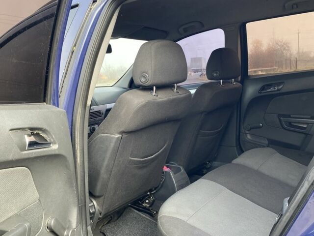 Синий Опель Астра, объемом двигателя 1.7 л и пробегом 313 тыс. км за 2000 $, фото 5 на Automoto.ua