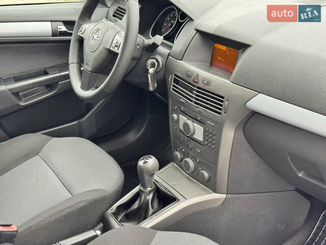 Синий Опель Астра, объемом двигателя 1.6 л и пробегом 173 тыс. км за 5300 $, фото 25 на Automoto.ua