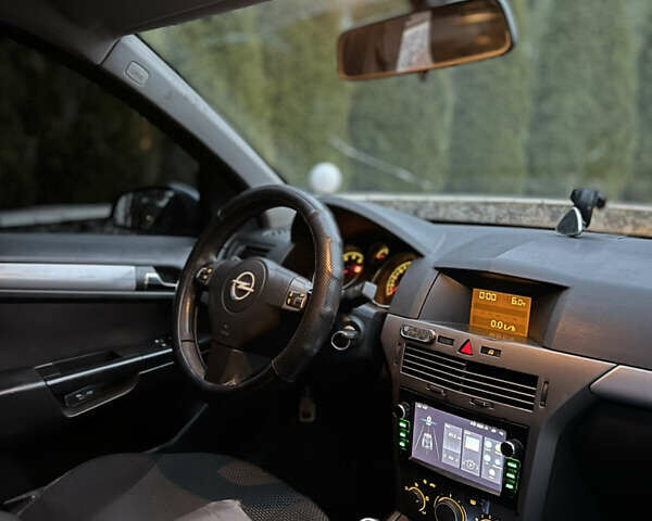 Синий Опель Астра, объемом двигателя 1.6 л и пробегом 292 тыс. км за 4250 $, фото 10 на Automoto.ua