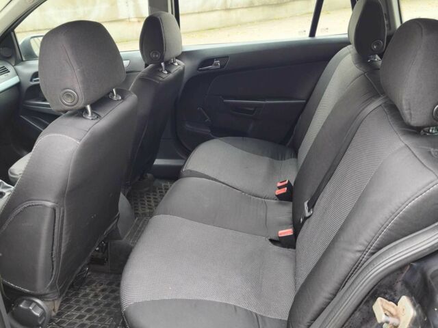 Синий Опель Астра, объемом двигателя 1.7 л и пробегом 339 тыс. км за 4200 $, фото 11 на Automoto.ua