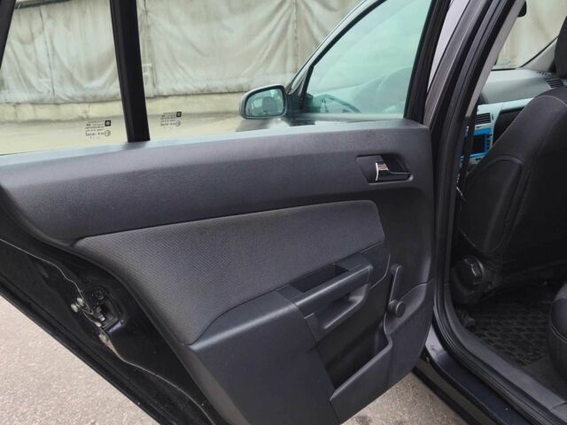 Синий Опель Астра, объемом двигателя 1.7 л и пробегом 339 тыс. км за 4200 $, фото 10 на Automoto.ua