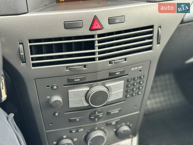 Синий Опель Астра, объемом двигателя 1.6 л и пробегом 173 тыс. км за 5400 $, фото 27 на Automoto.ua