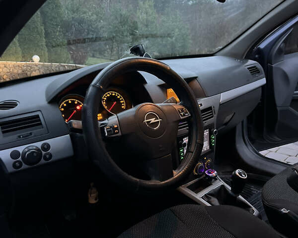 Синий Опель Астра, объемом двигателя 1.6 л и пробегом 292 тыс. км за 4250 $, фото 11 на Automoto.ua