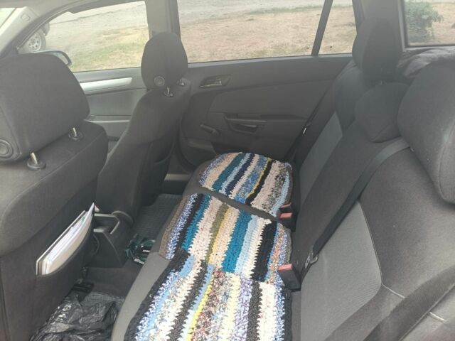 Синий Опель Астра, объемом двигателя 1.9 л и пробегом 340 тыс. км за 3200 $, фото 4 на Automoto.ua