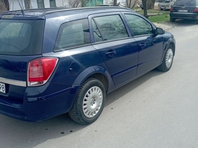 Синий Опель Астра, объемом двигателя 1.7 л и пробегом 200 тыс. км за 2500 $, фото 4 на Automoto.ua