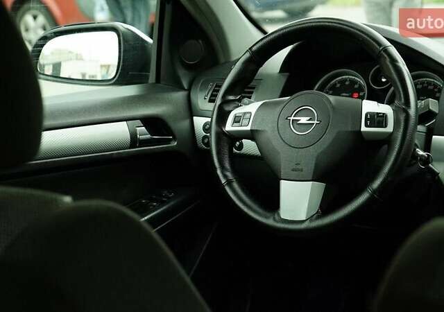 Синий Опель Астра, объемом двигателя 1.6 л и пробегом 240 тыс. км за 3799 $, фото 7 на Automoto.ua