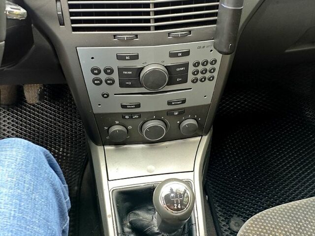 Синій Опель Астра, об'ємом двигуна 1.8 л та пробігом 275 тис. км за 4100 $, фото 2 на Automoto.ua