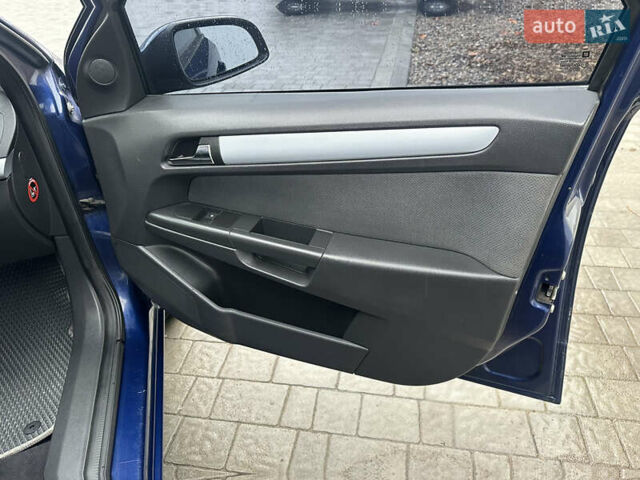 Синий Опель Астра, объемом двигателя 1.91 л и пробегом 288 тыс. км за 4600 $, фото 18 на Automoto.ua