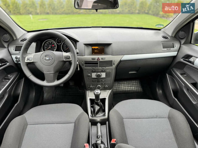 Синий Опель Астра, объемом двигателя 1.6 л и пробегом 173 тыс. км за 5400 $, фото 17 на Automoto.ua