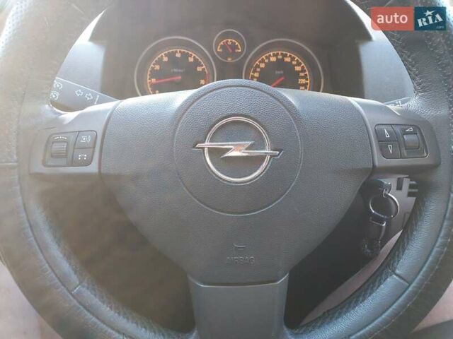 Синий Опель Астра, объемом двигателя 1.8 л и пробегом 253 тыс. км за 4900 $, фото 2 на Automoto.ua