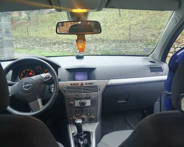 Синий Опель Астра, объемом двигателя 1.91 л и пробегом 297 тыс. км за 4200 $, фото 3 на Automoto.ua