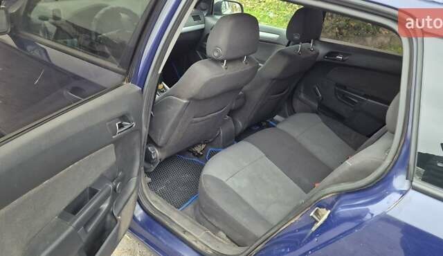 Синий Опель Астра, объемом двигателя 1.3 л и пробегом 370 тыс. км за 3800 $, фото 3 на Automoto.ua