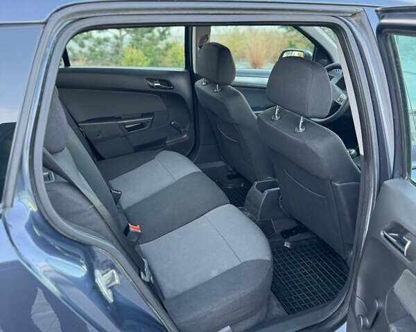 Синий Опель Астра, объемом двигателя 1.6 л и пробегом 232 тыс. км за 4600 $, фото 18 на Automoto.ua